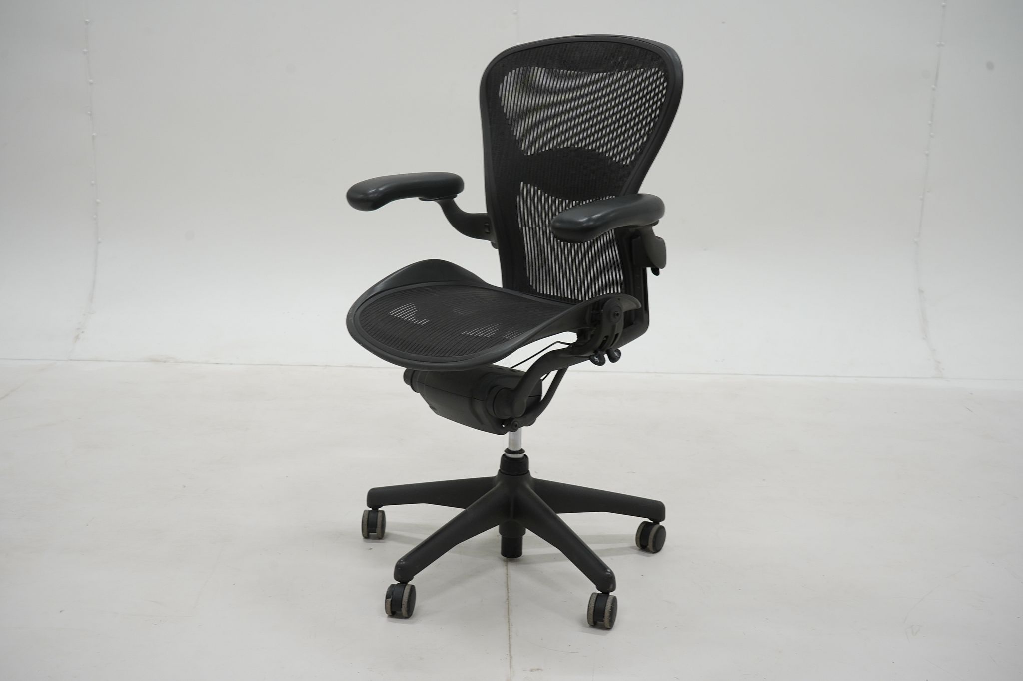 Image 4/19