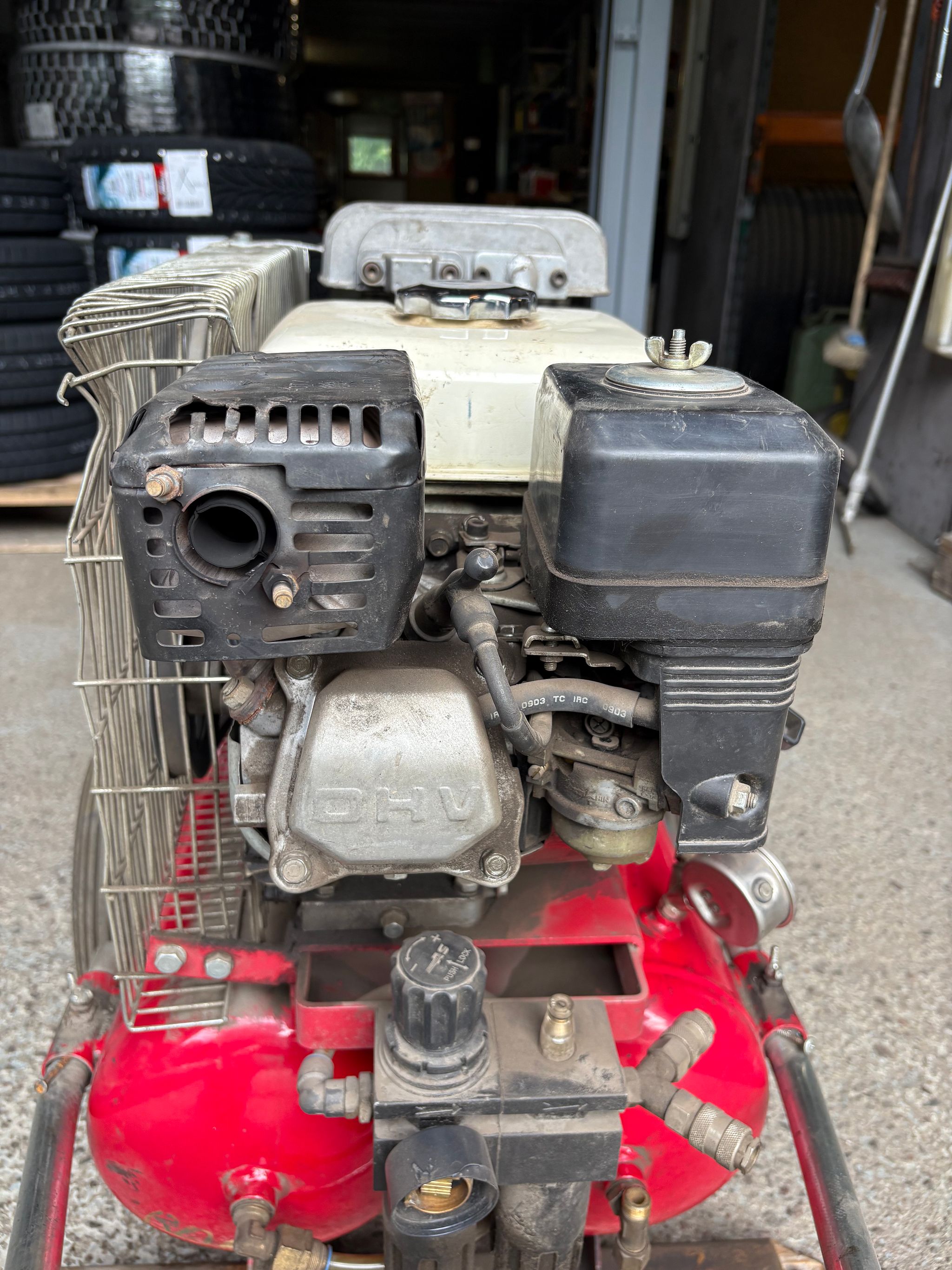 Image 6/12
