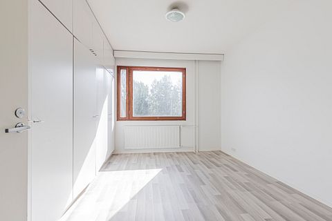 Image 18/23