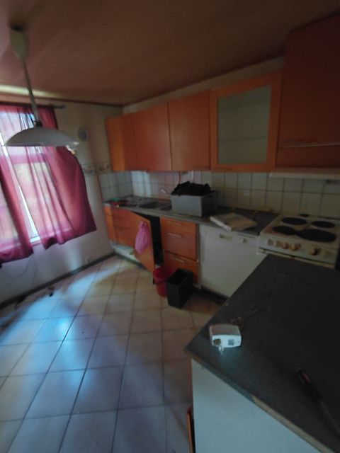 Image 7/12