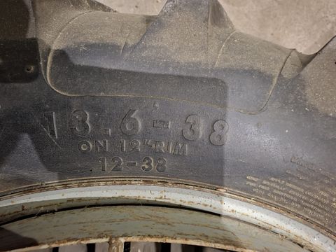 Image 4/4