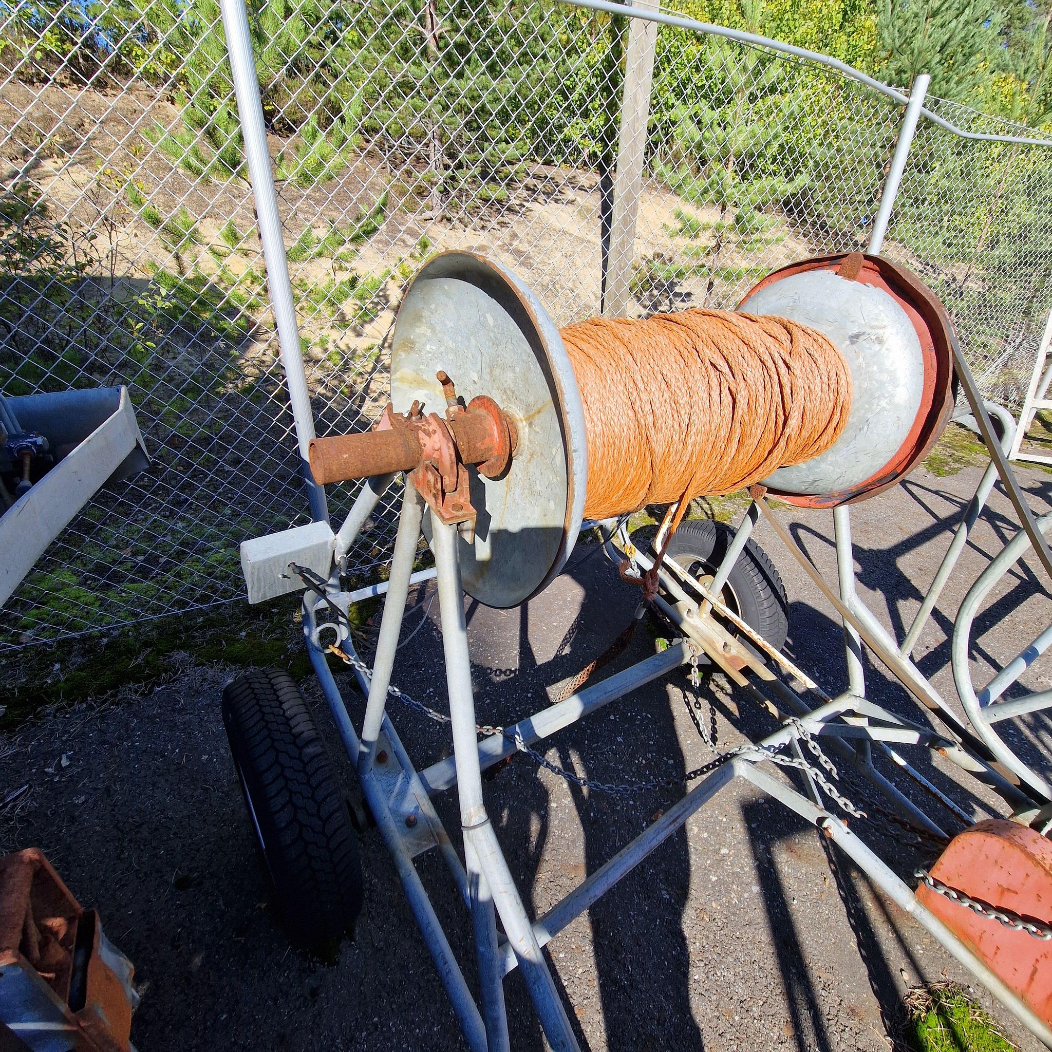 Image 4/4