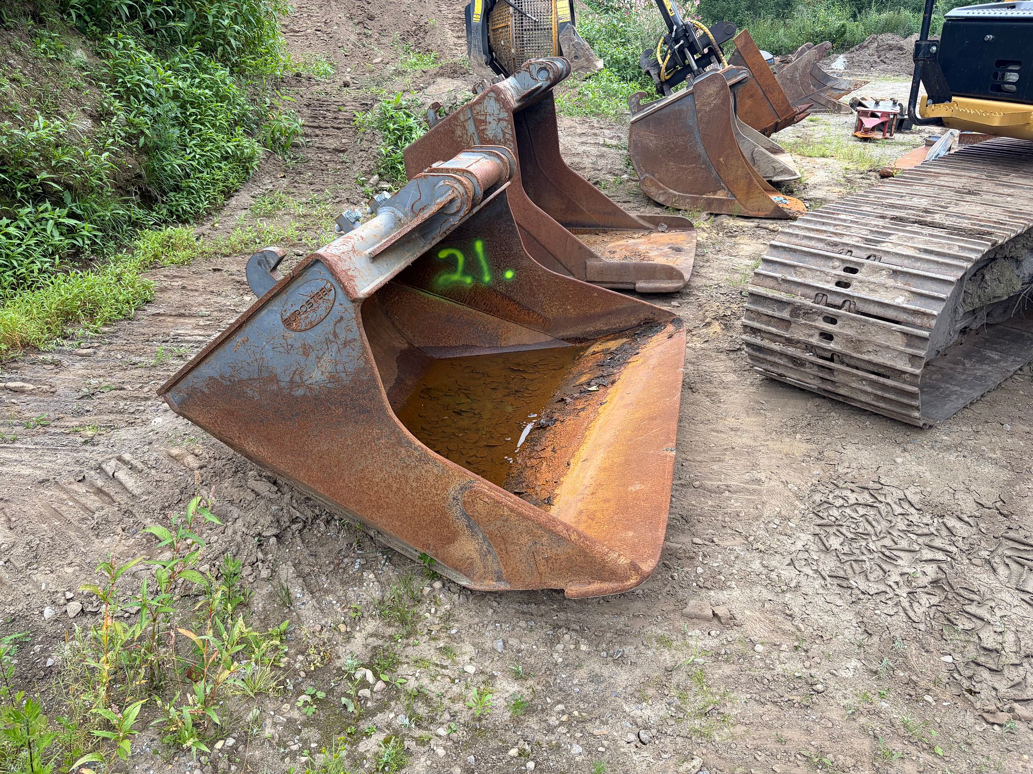 Image 2/6