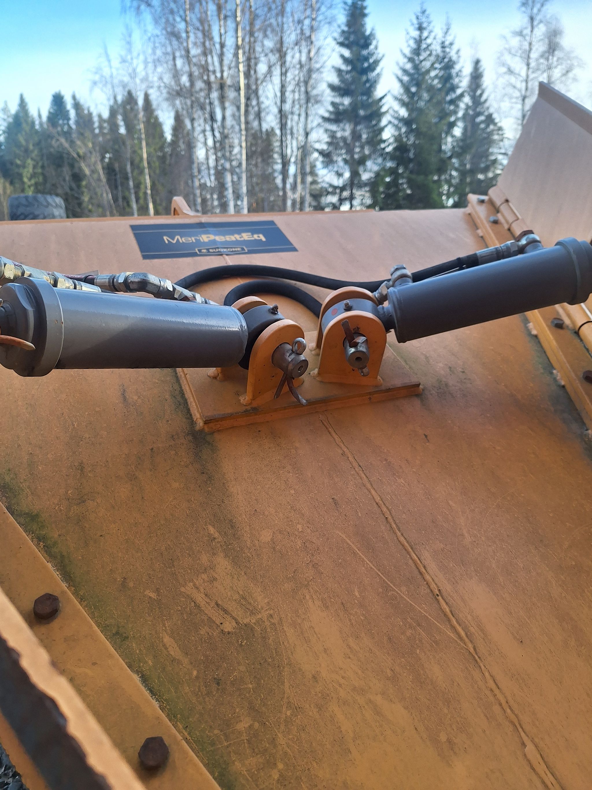 Image 6/6