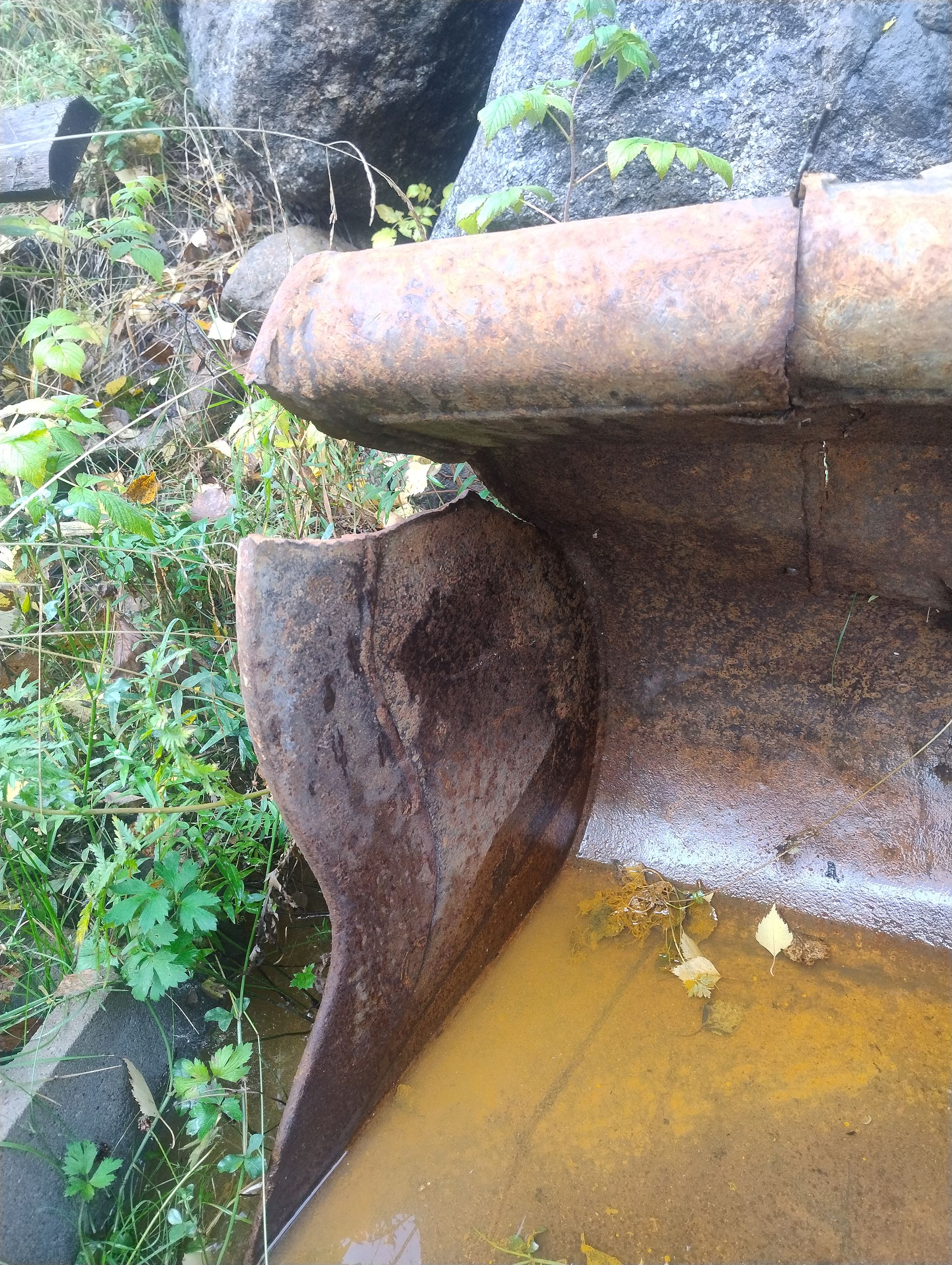 Image 4/6
