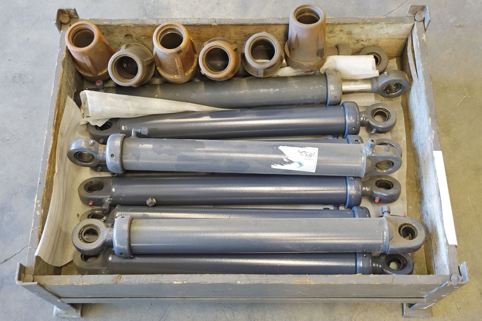 Image 4/4