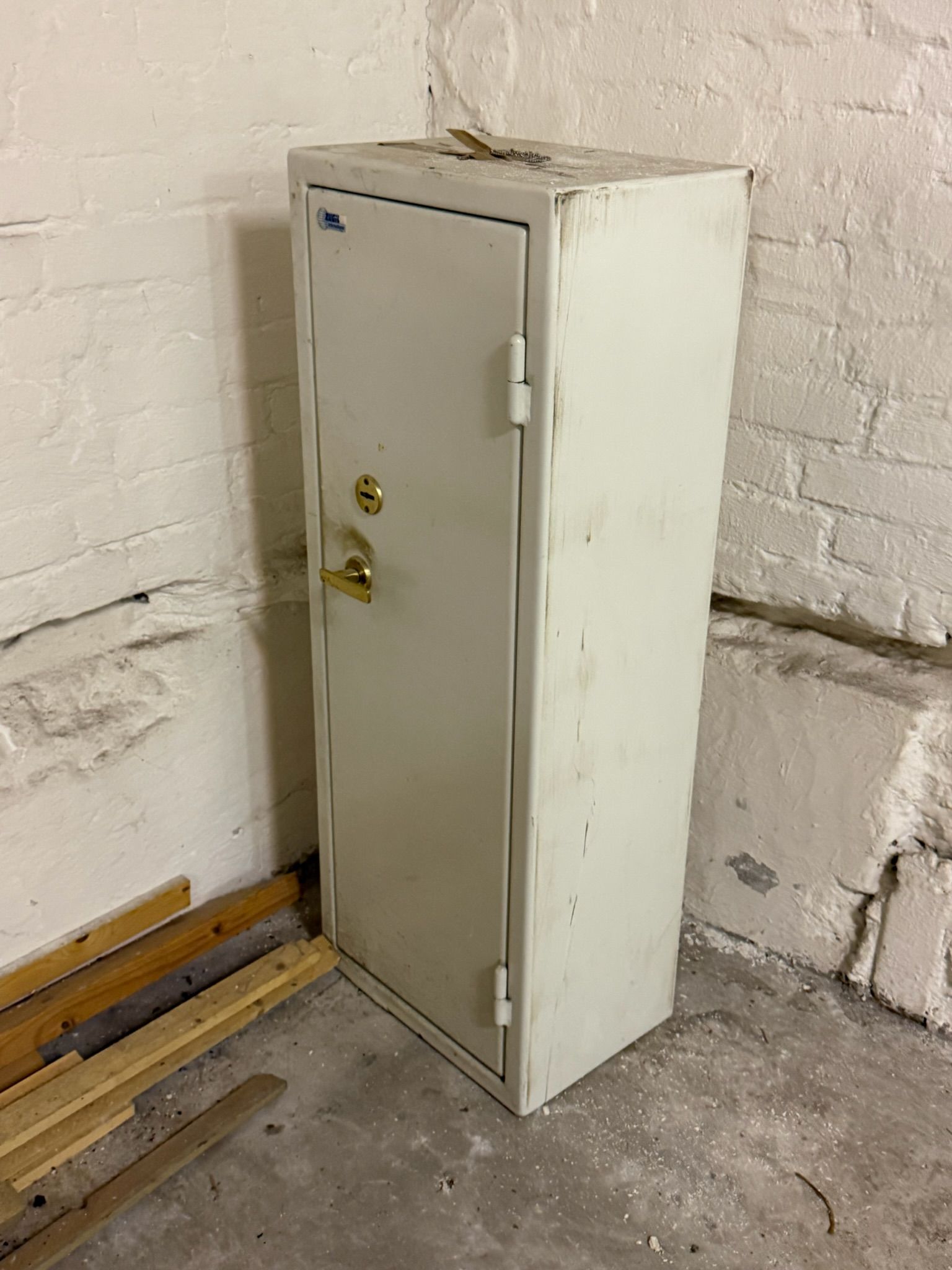 Image 2/36