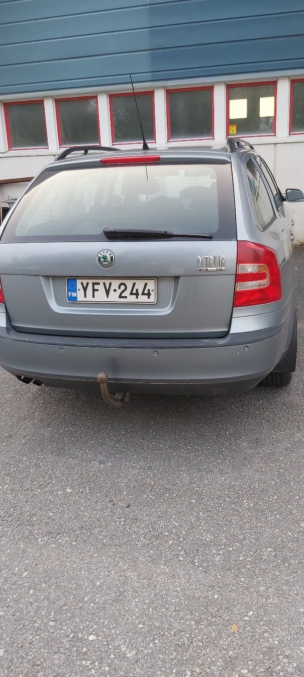 Image 1/10