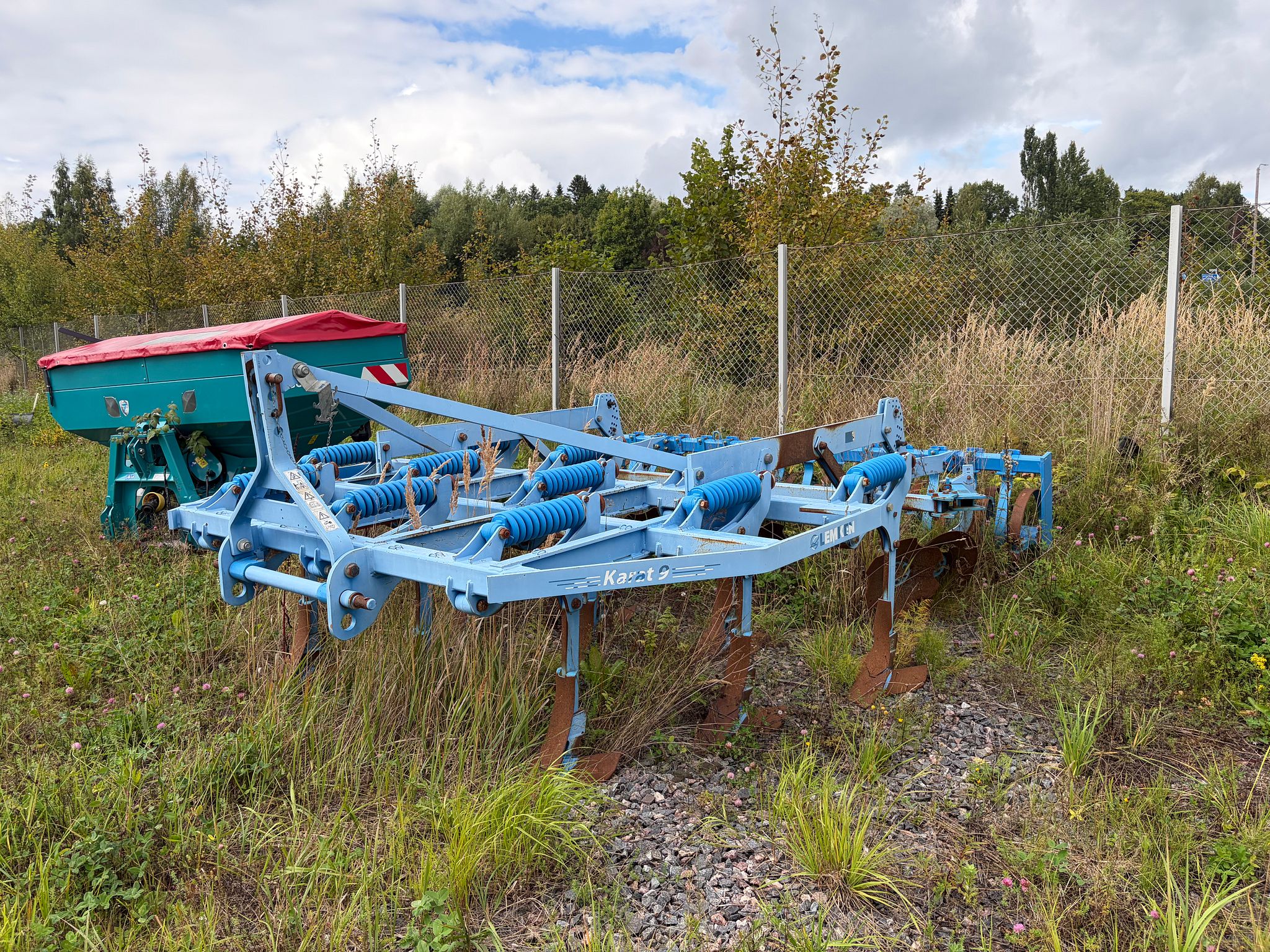 Image 1/12