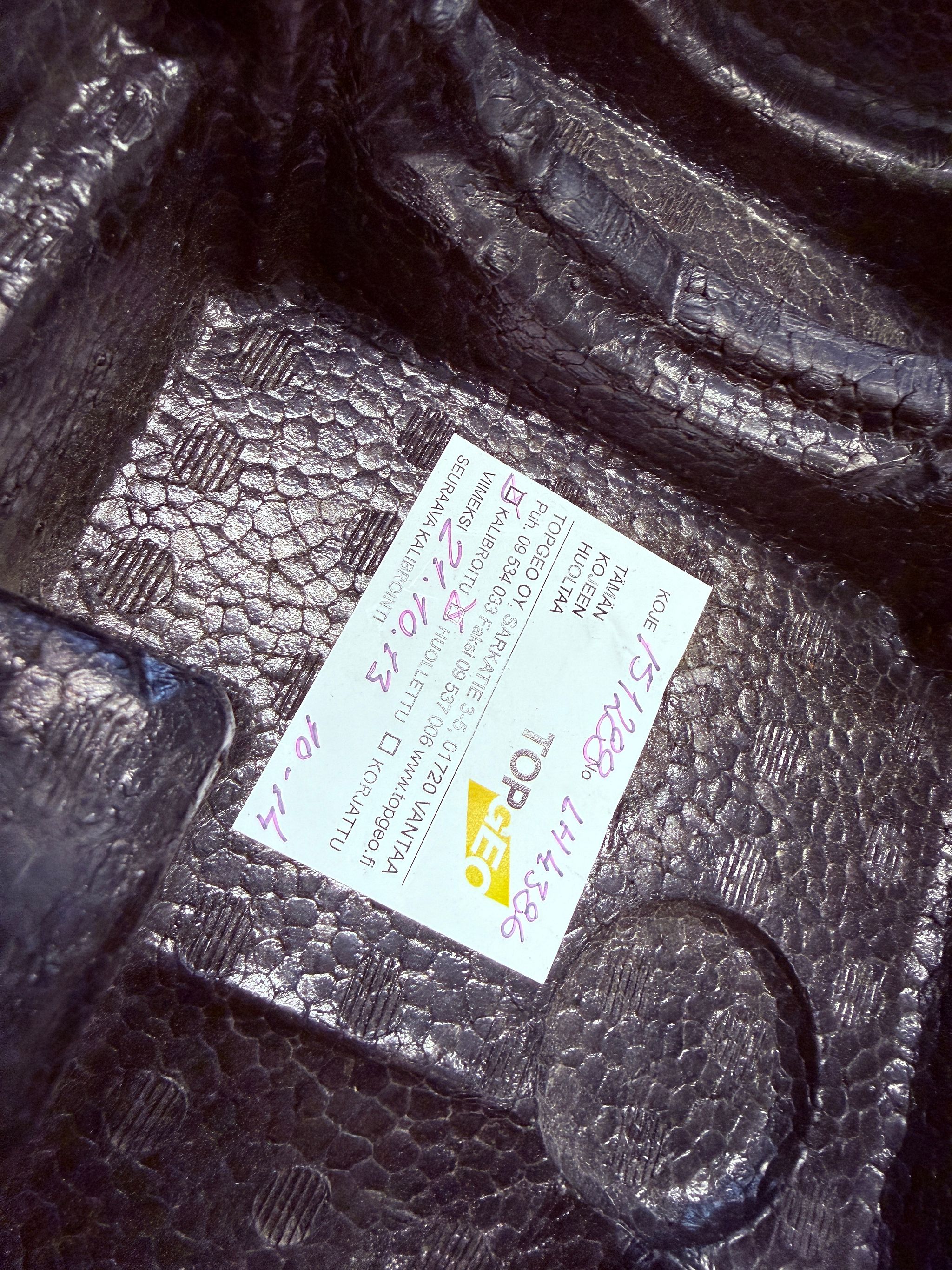 Image 4/6