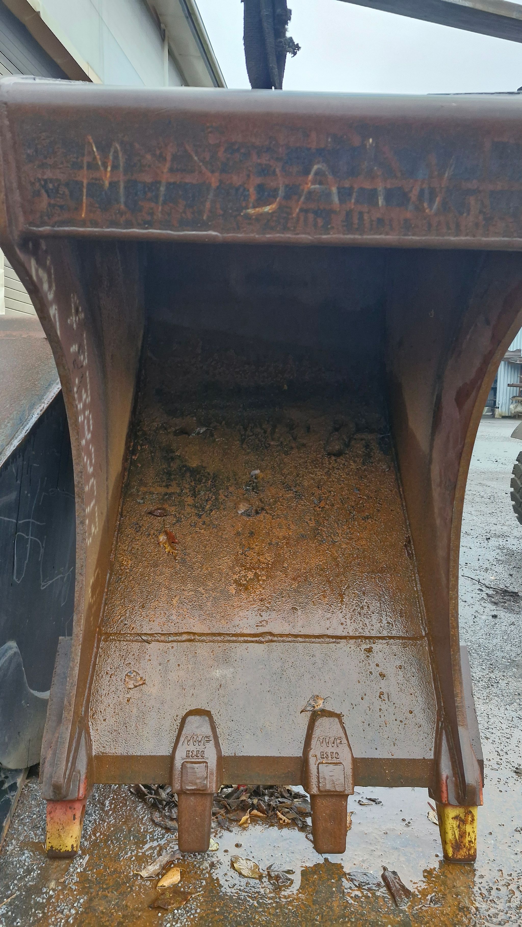 Image 8/10