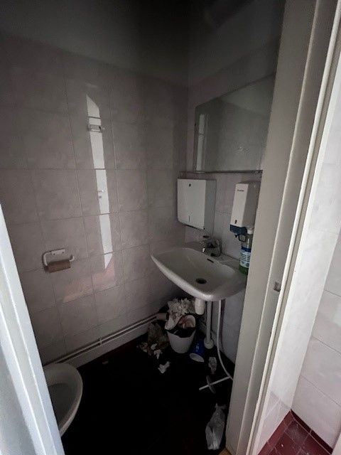 Image 11/30