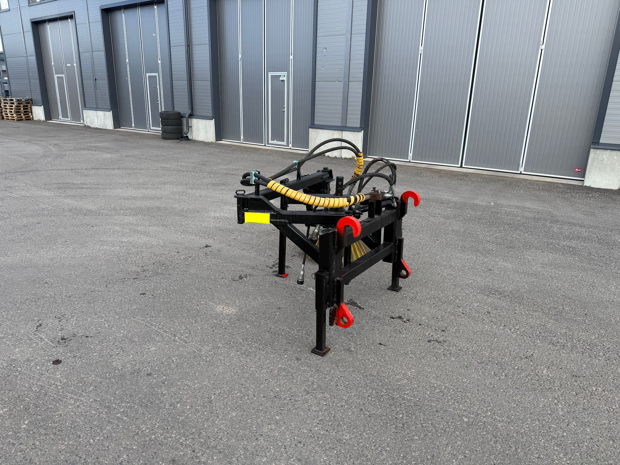 Image 3/4
