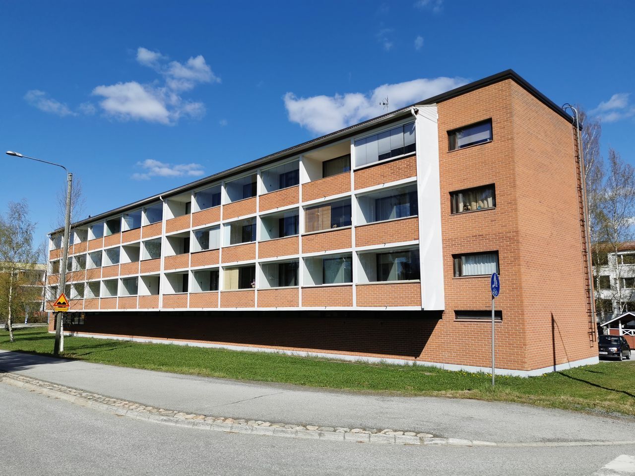 Image 1/19