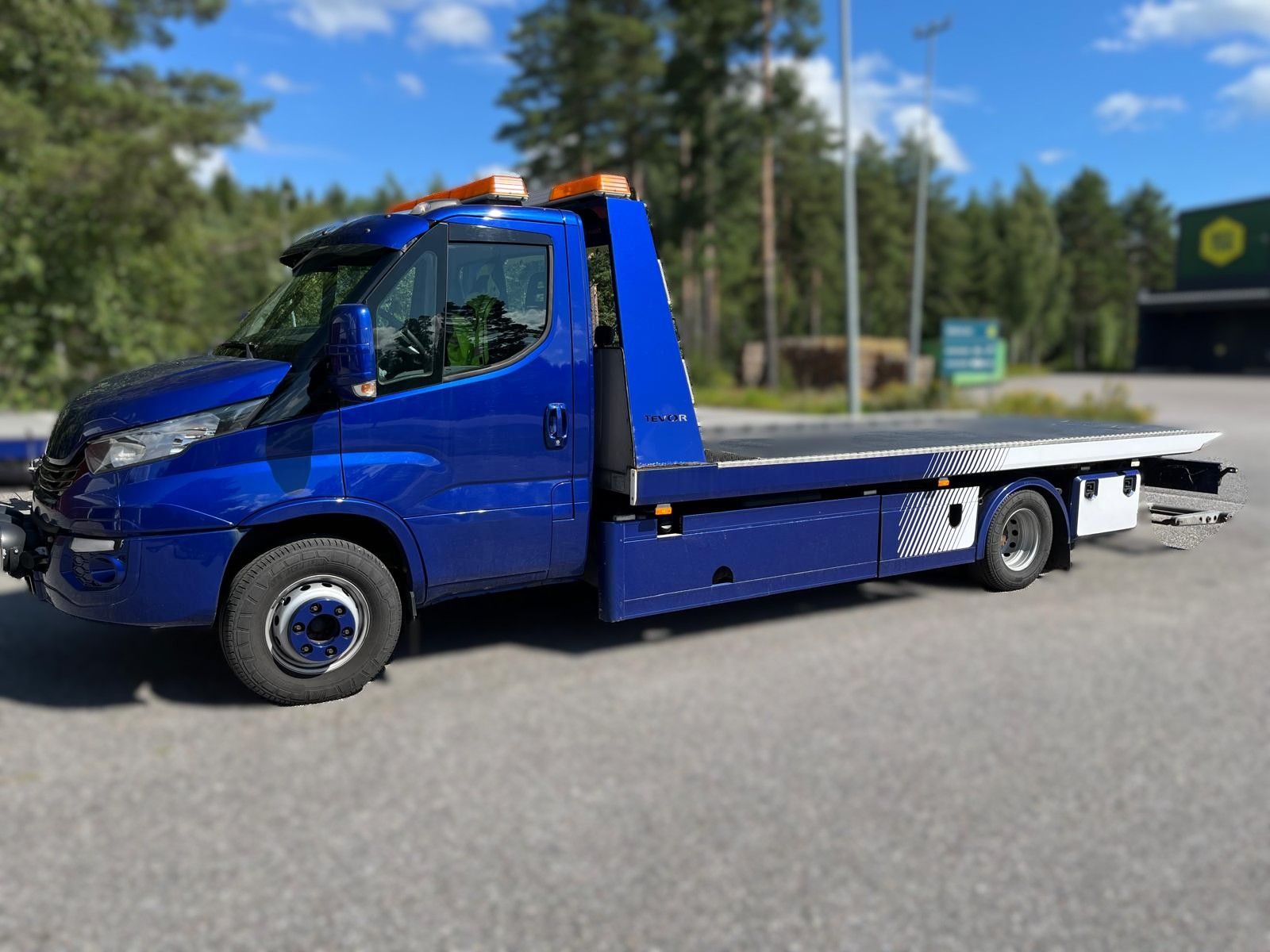 Image 2/24