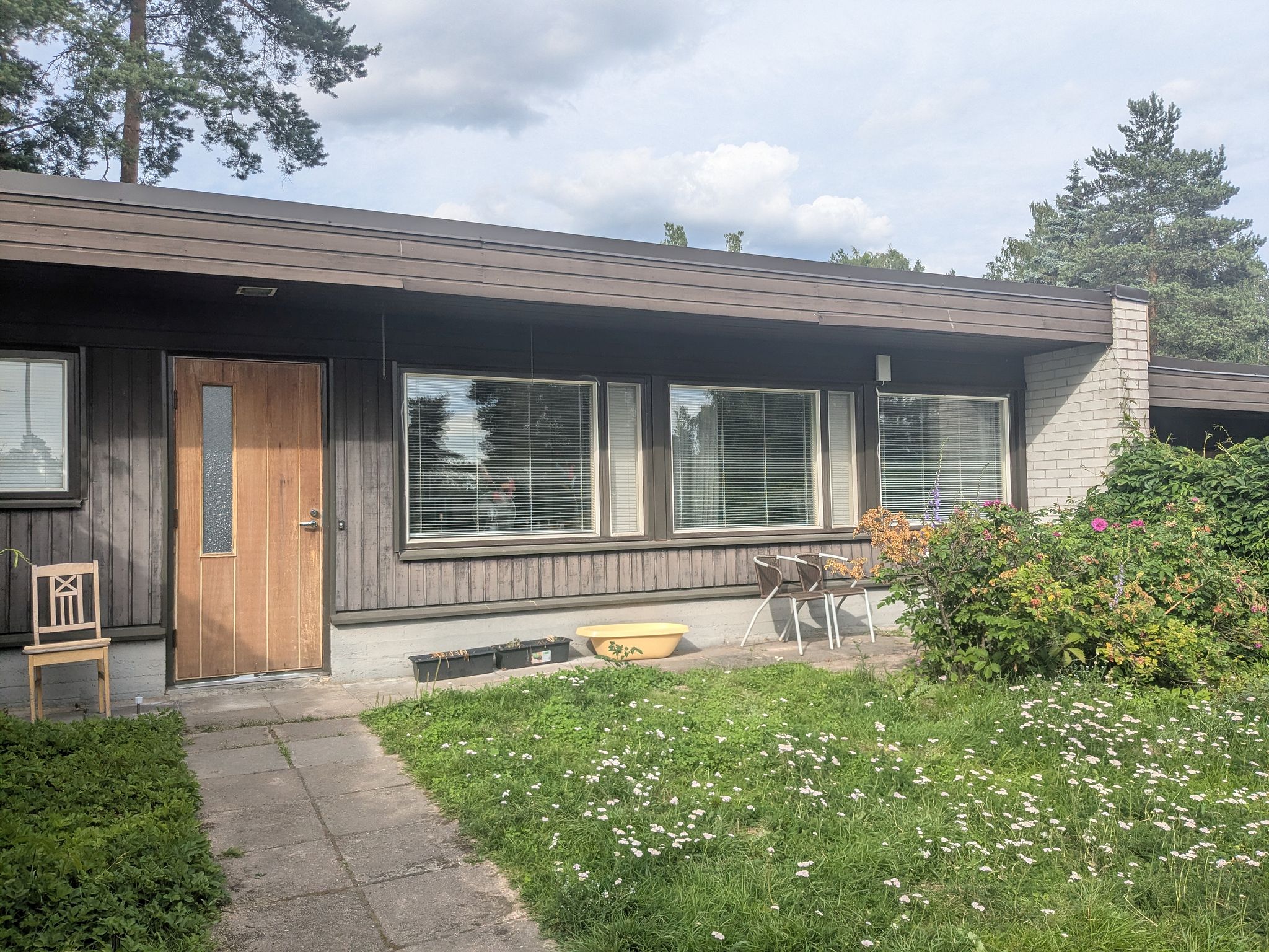 Image 1/18