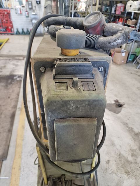 Image 4/9