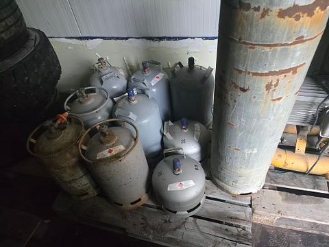 Image 1/2