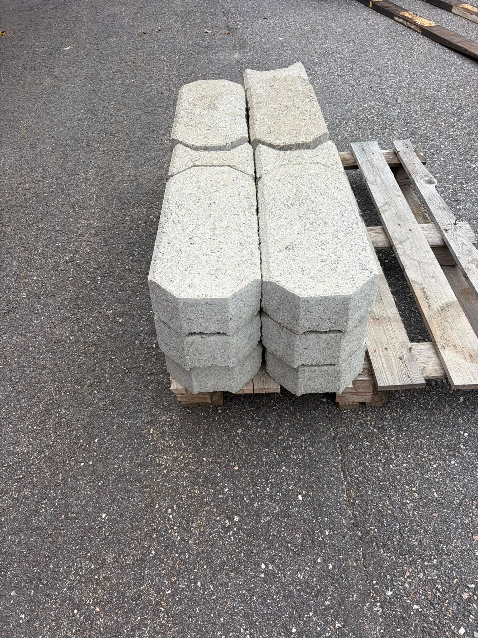 Image 4/7