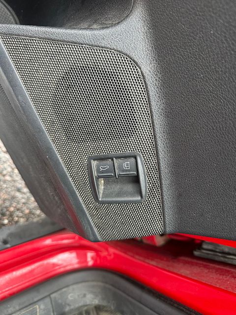 Image 8/33