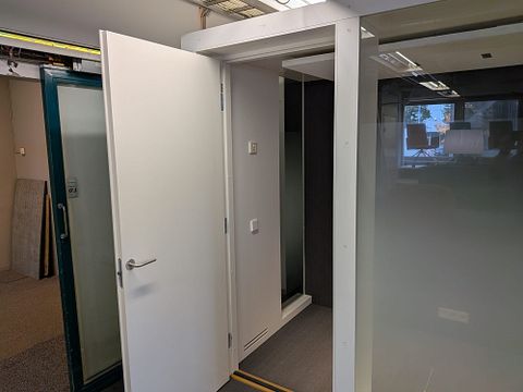 Image 4/9
