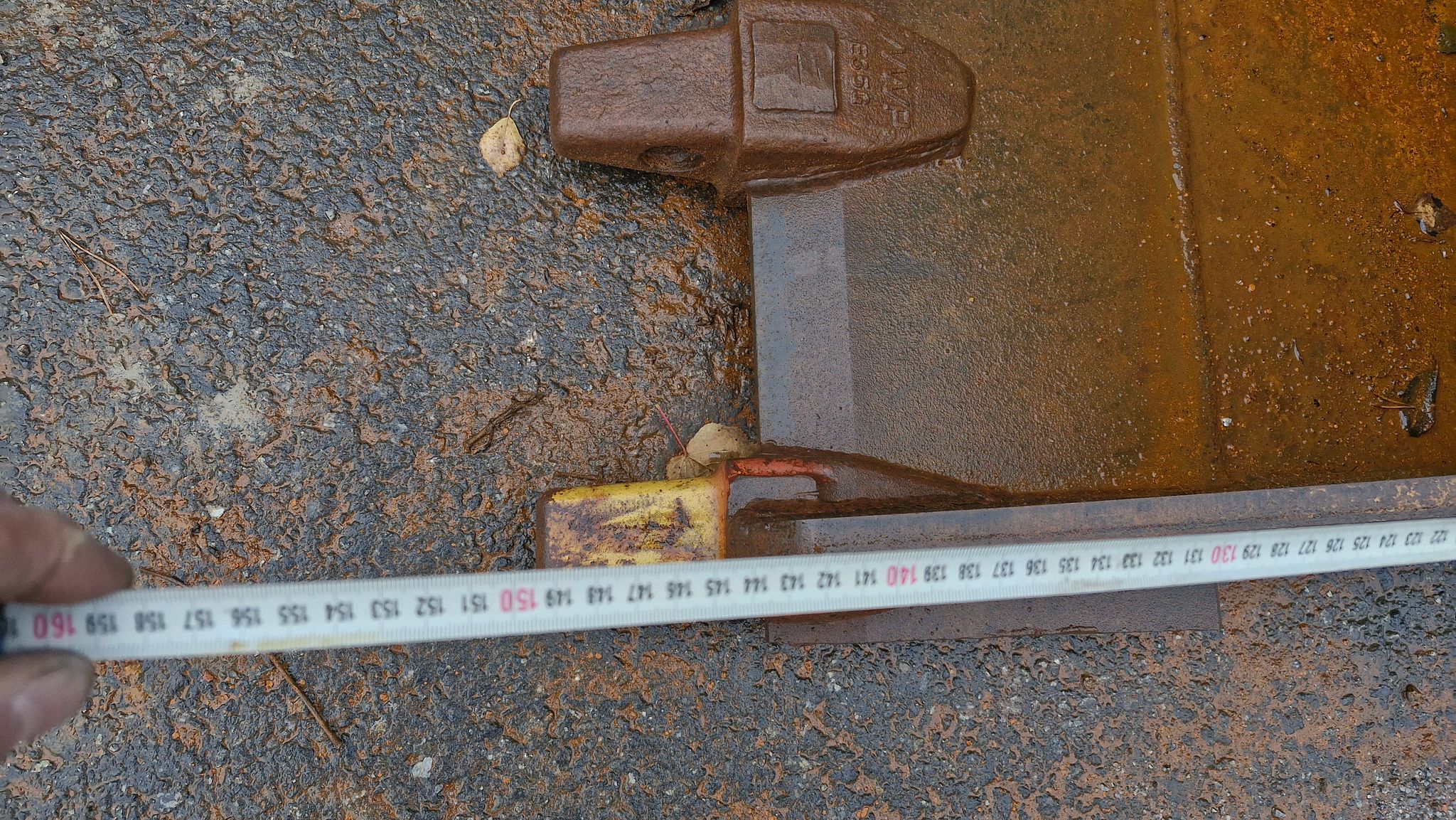 Image 4/10