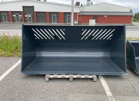 Image 3/11