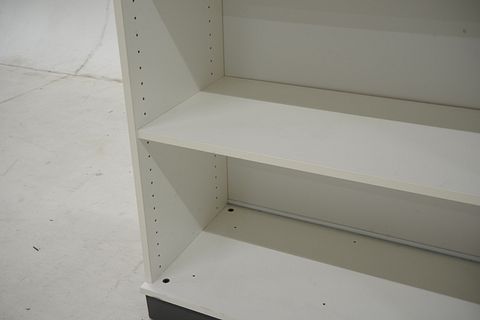 Image 4/5