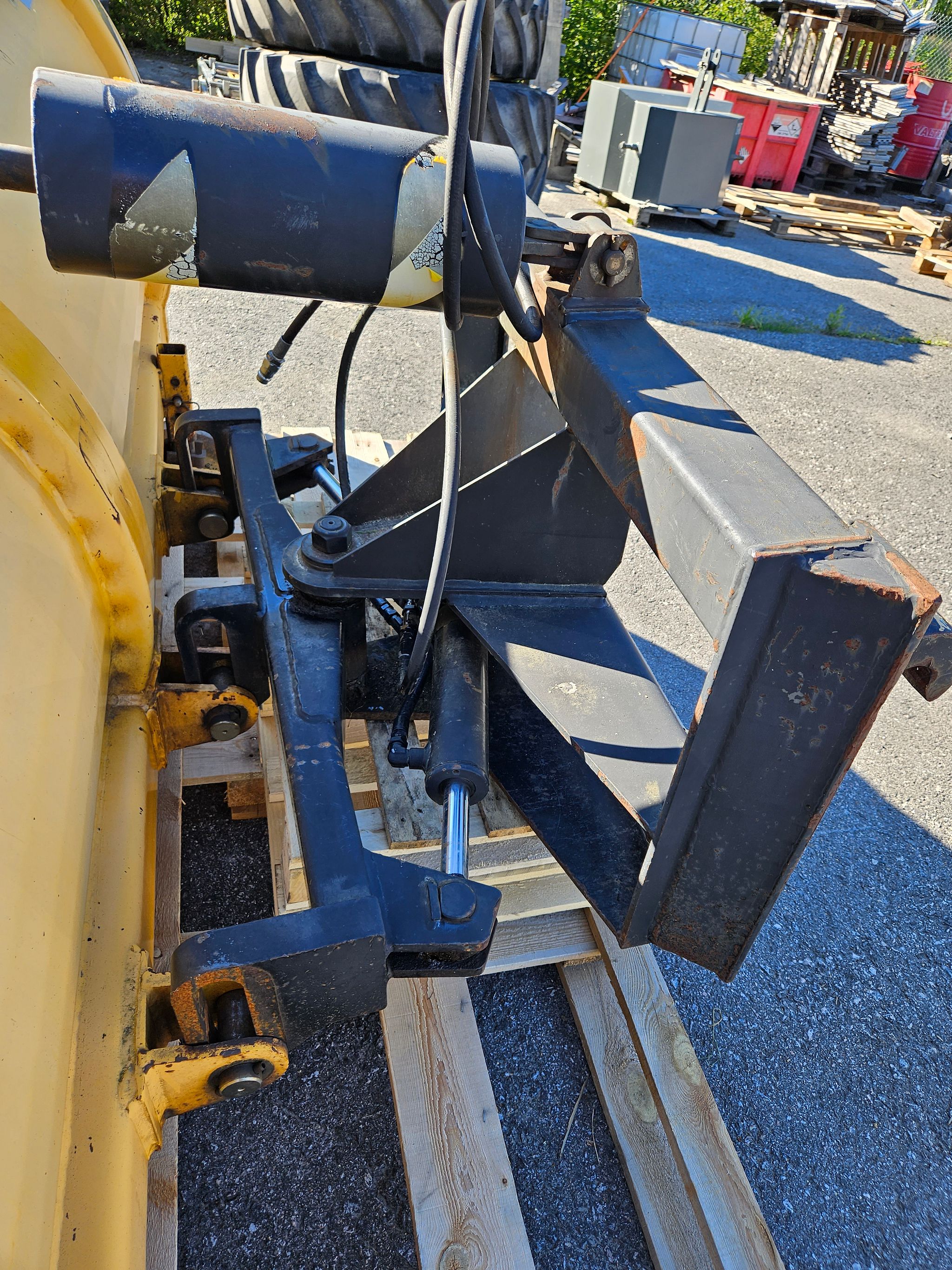 Image 7/8