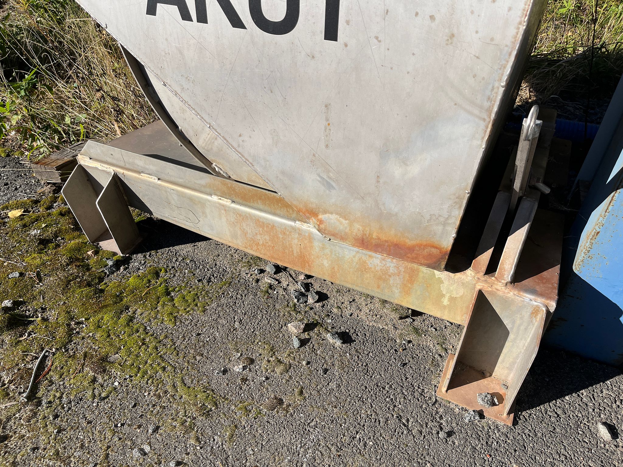 Image 7/8