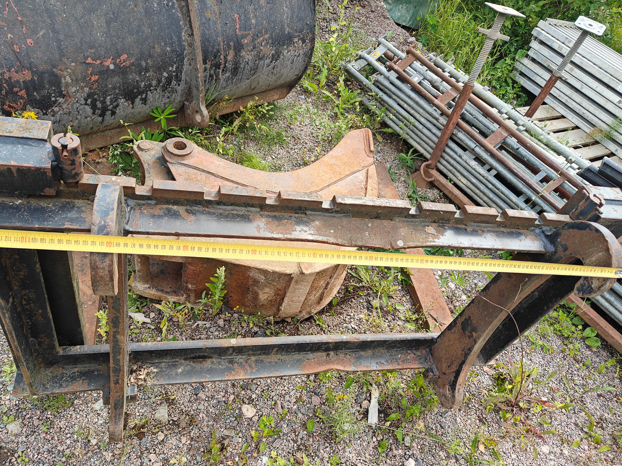 Image 1/3
