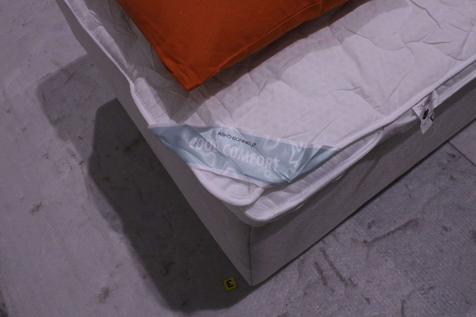 Image 6/6