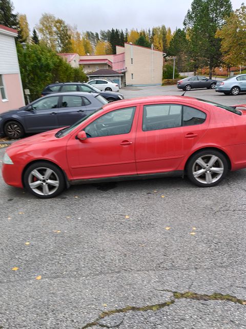 Image 1/18