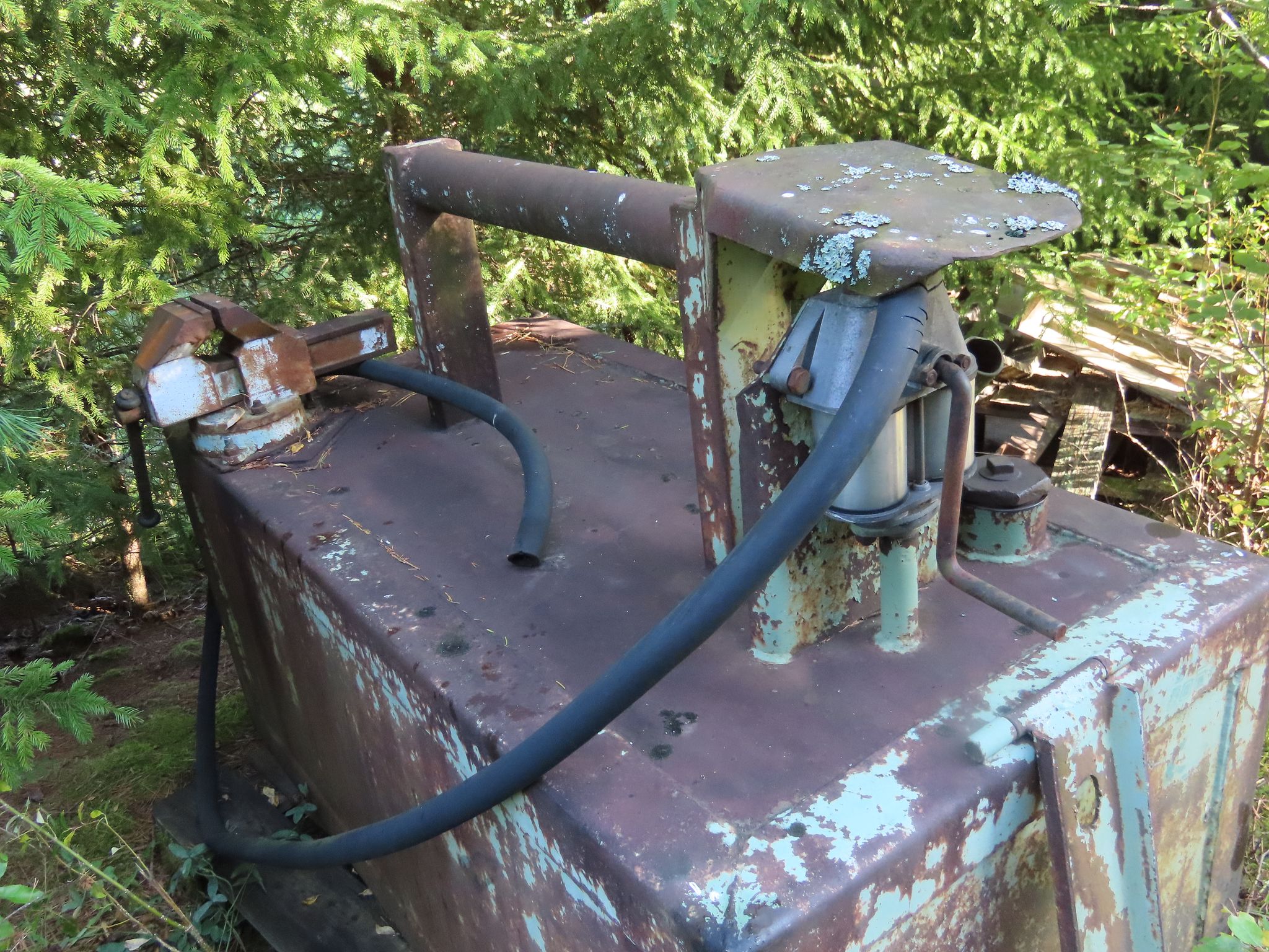 Image 2/4
