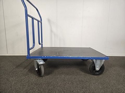Image 3/9