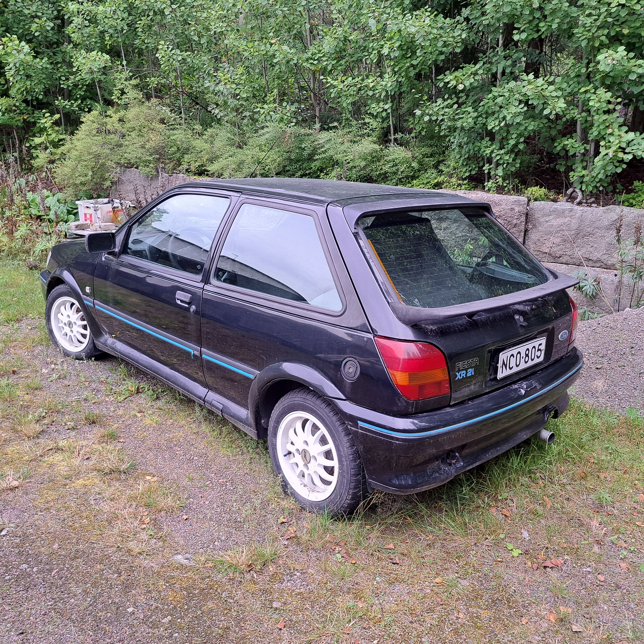 Image 3/9