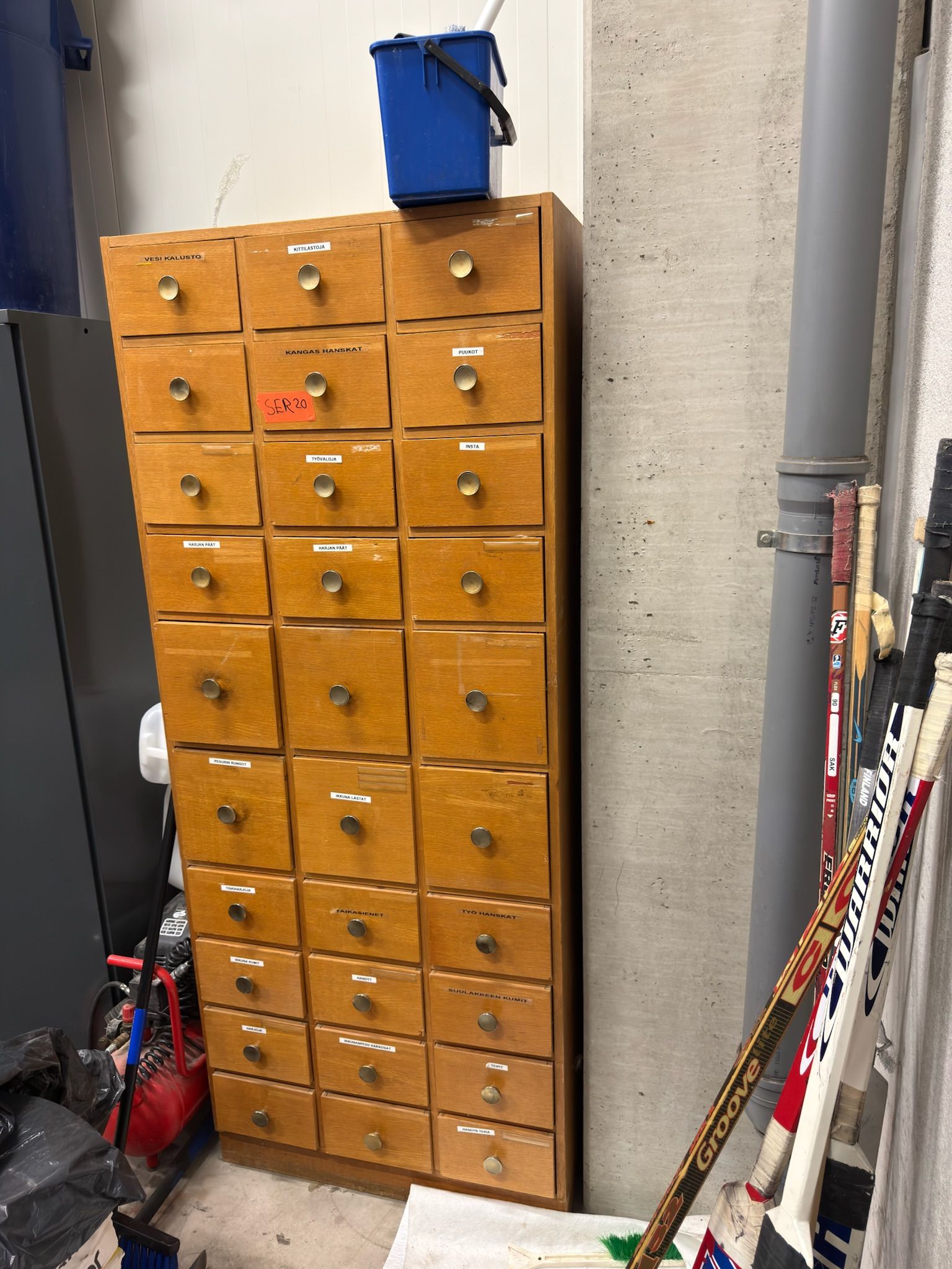 Image 4/36