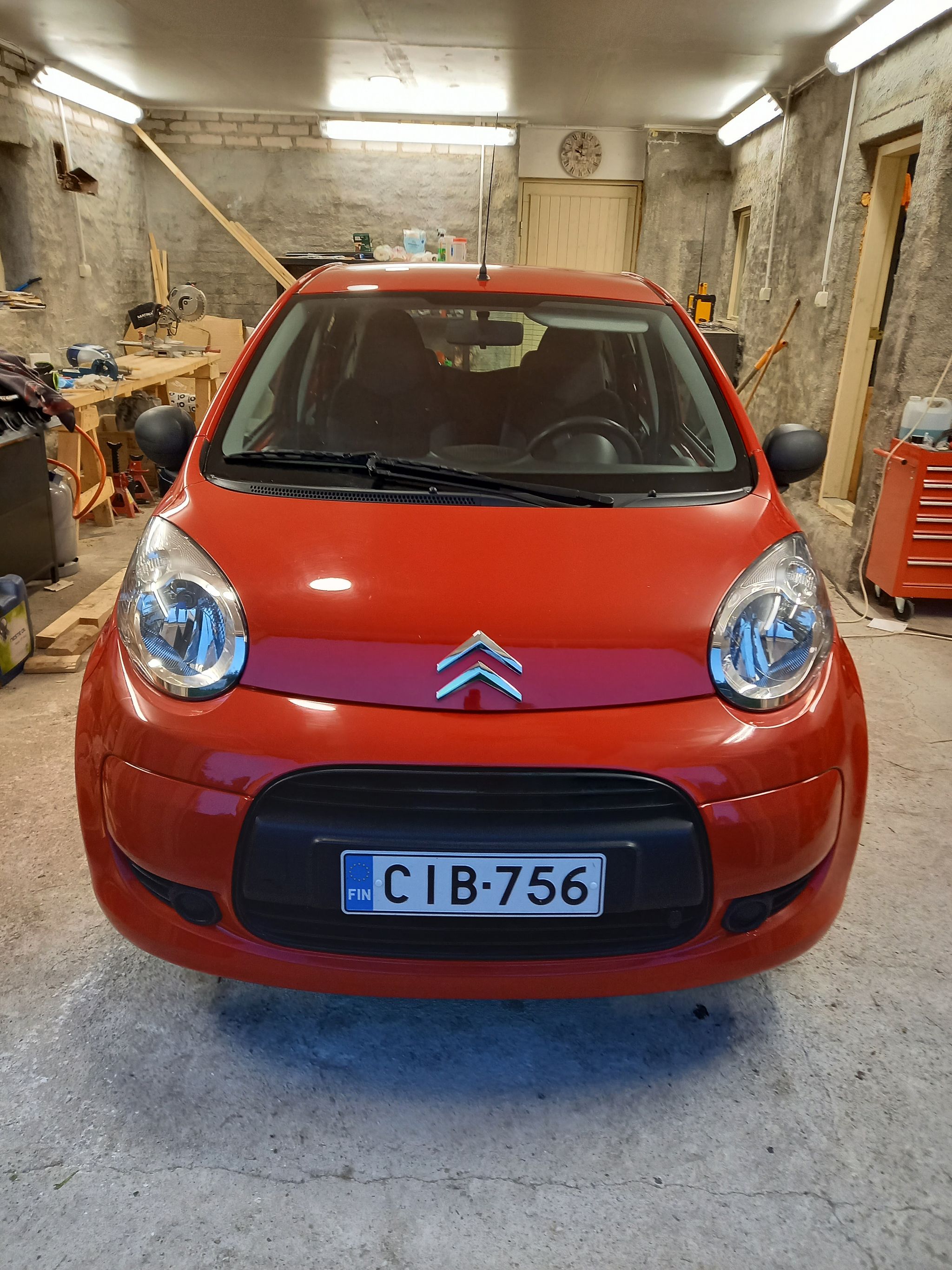 Image 1/12