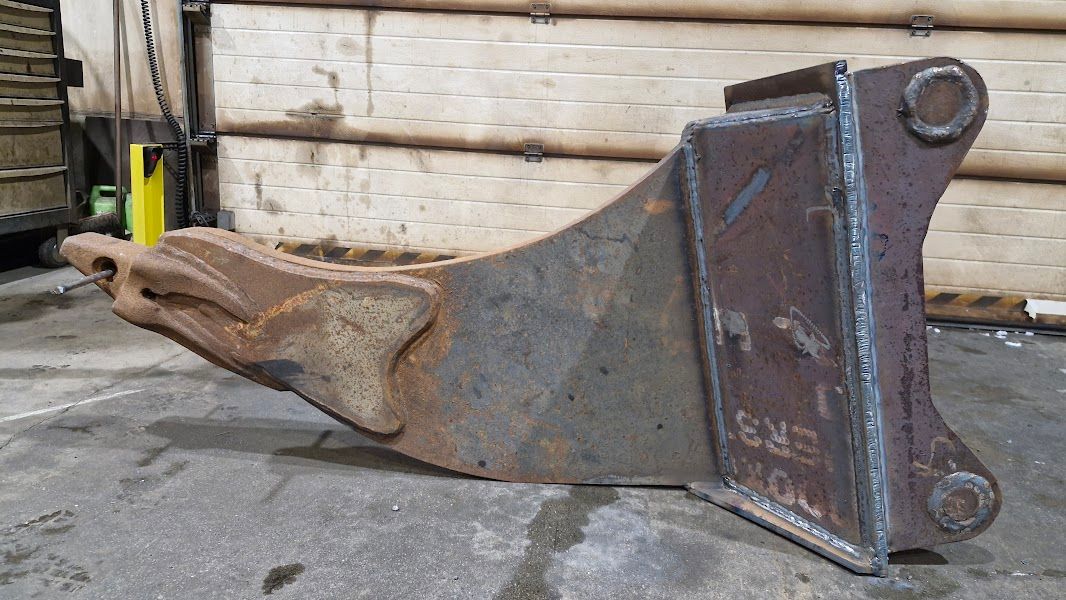 Image 8/12