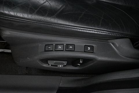 Image 9/30