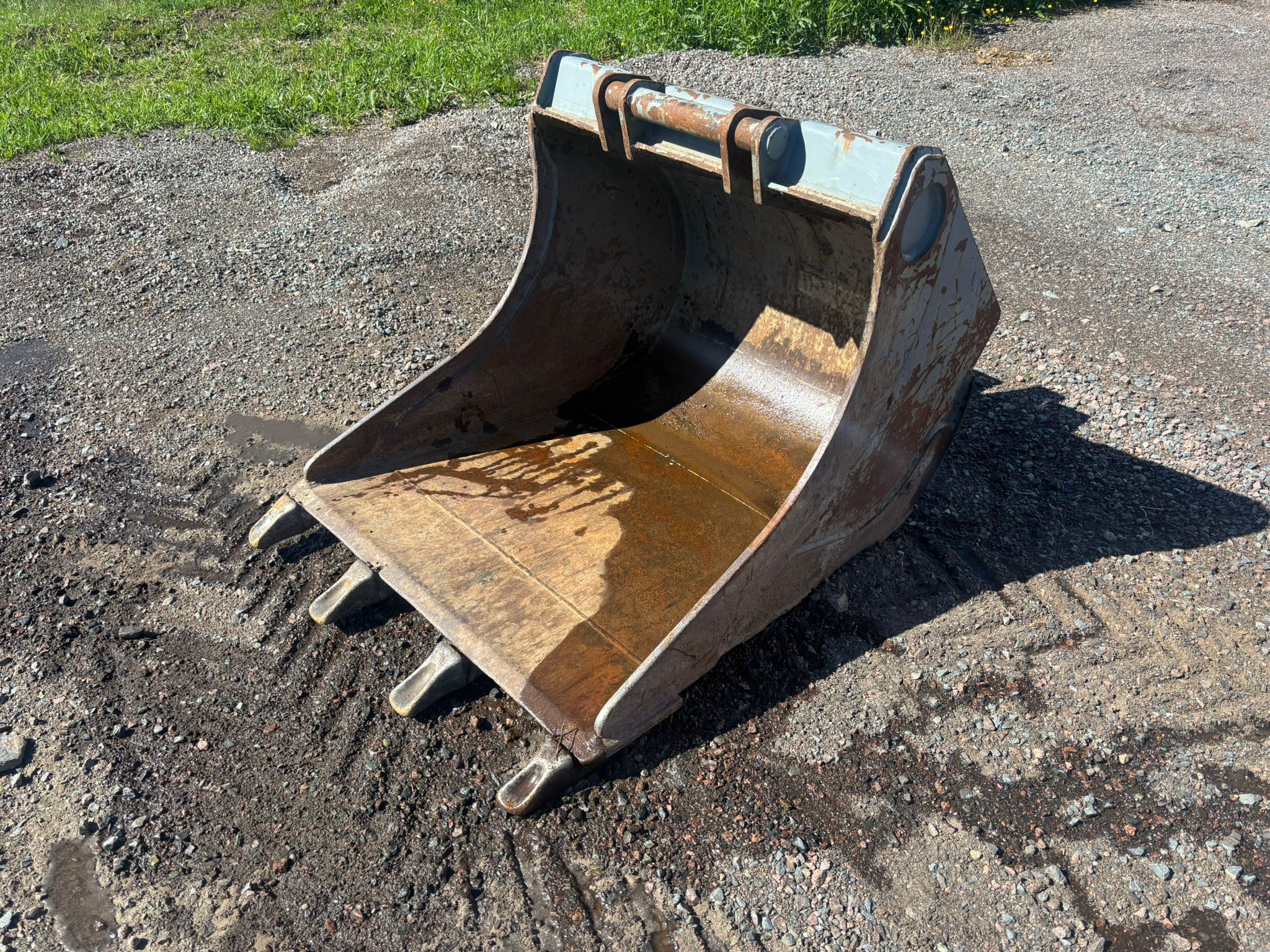 Image 1/7