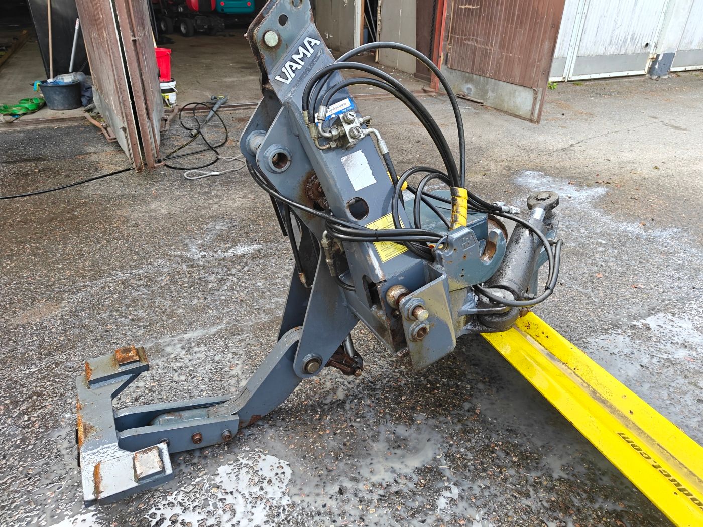 Image 3/4