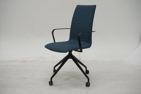 Image 1/9