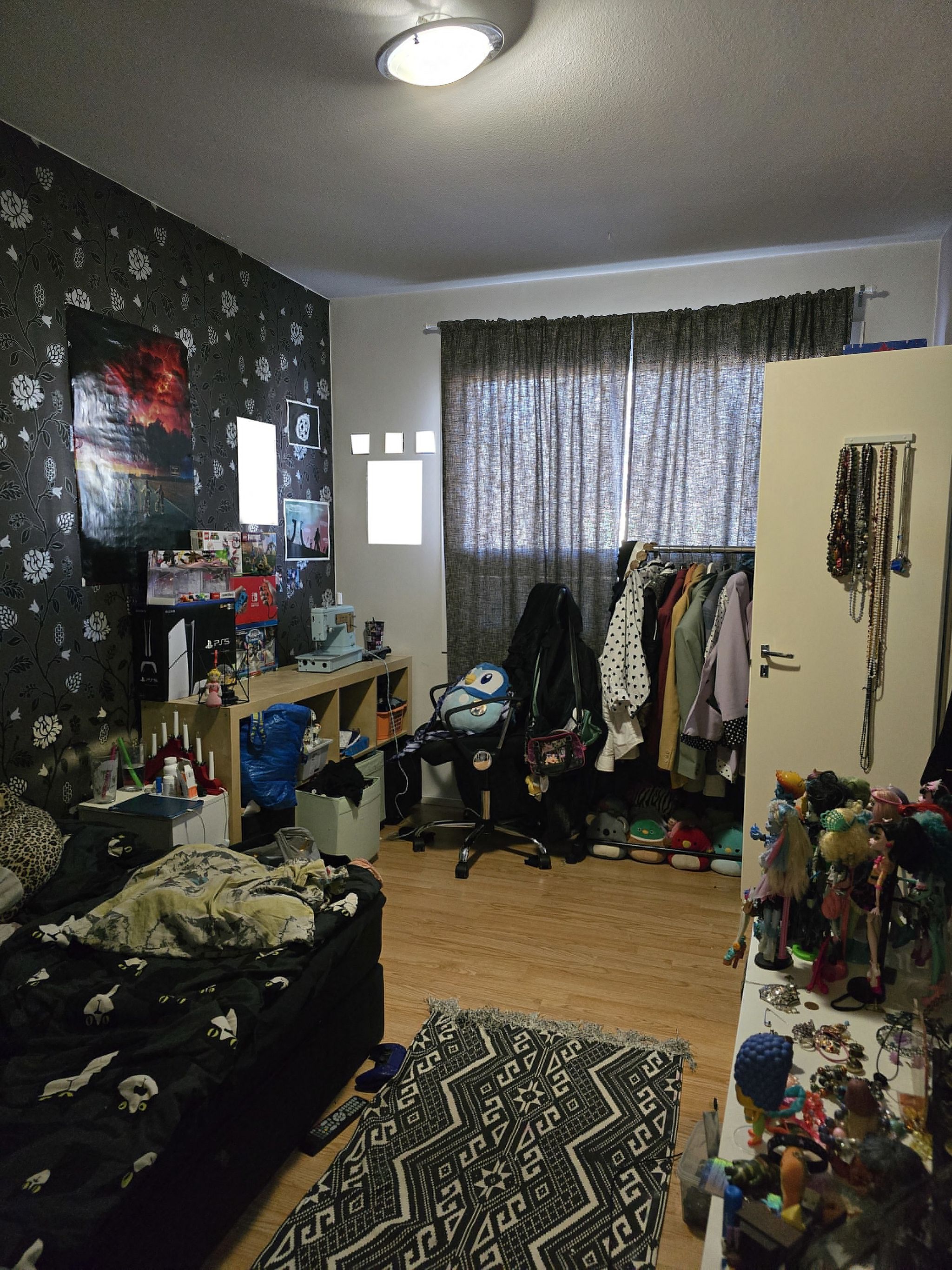 Image 10/15