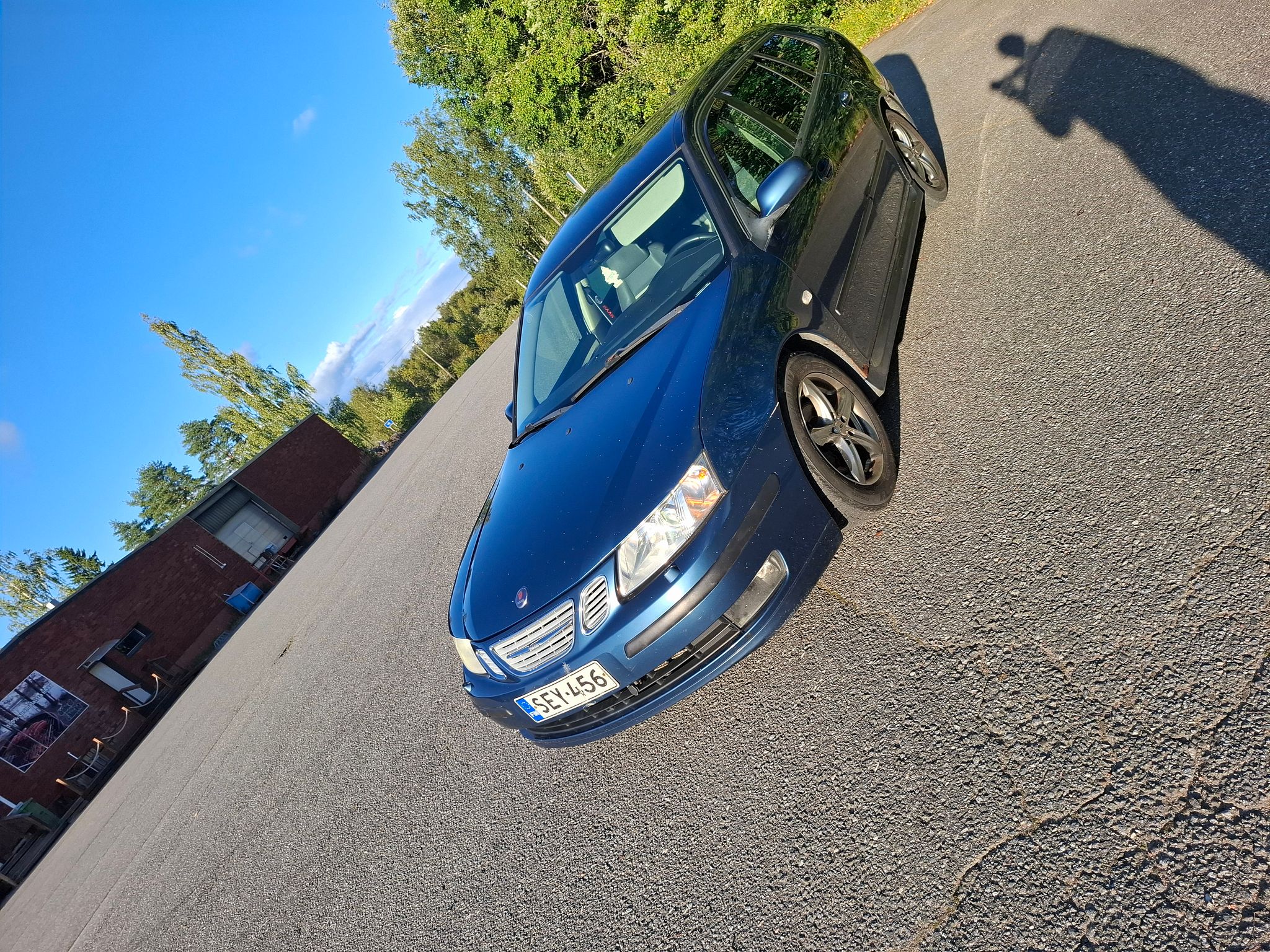 Image 1/24