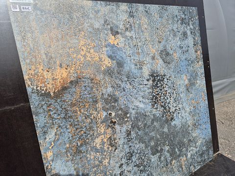 Image 1/25
