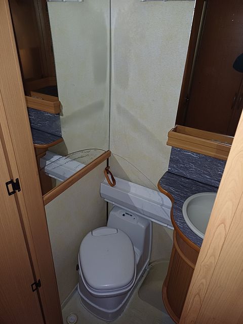 Image 8/17