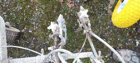 Image 3/6