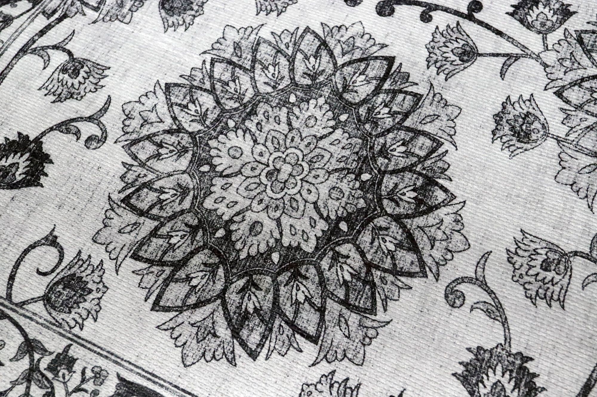 Image 4/8
