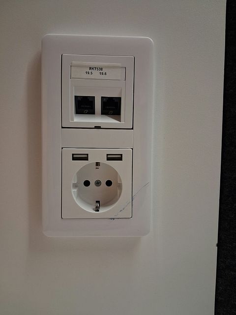 Image 7/8